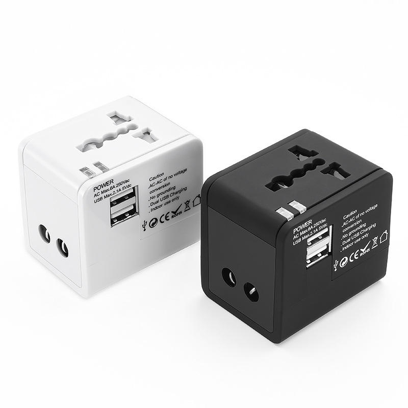 Univerzálny cestovný adaptér s dvoma portami USB